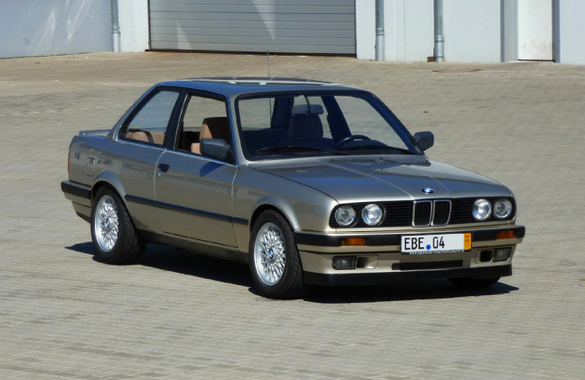 BMW 316i E30 s 4,0 V8: dokonale skrytá zbraň může být vaše