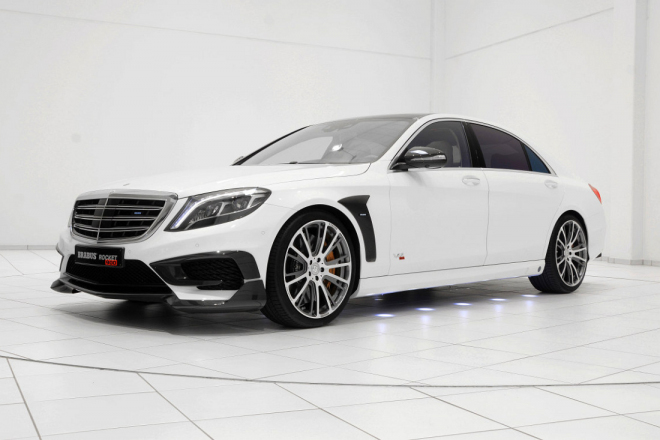 Brabus Rocket 900 je 900koňová raketa postavená z Mercedesu třídy S