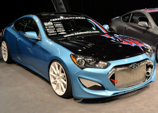 Bisimoto na SEMA Show představil tisícikoňové Hyundai Genesis a Hondu Odyssey