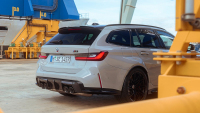 Čtyři ostré verze kombíku BMW 3 změřily síly tváří v tvář na letišti, je to nafta proti benzinu i sport proti luxusu