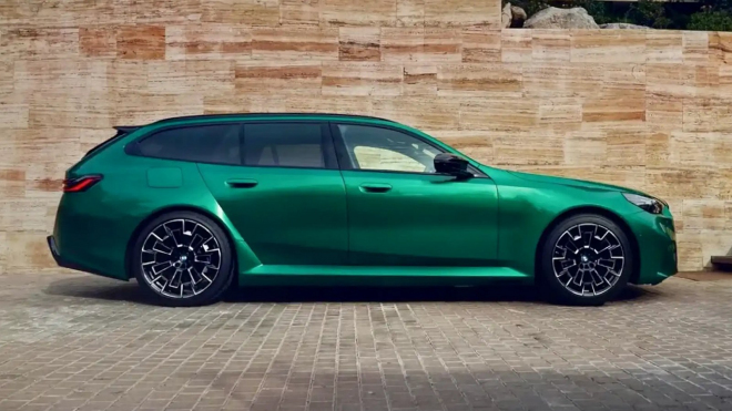 Nové BMW M5 Touring předčasně odhalil únik. Už tak obrovský nesmysl bude jako kombík jen absurdnější