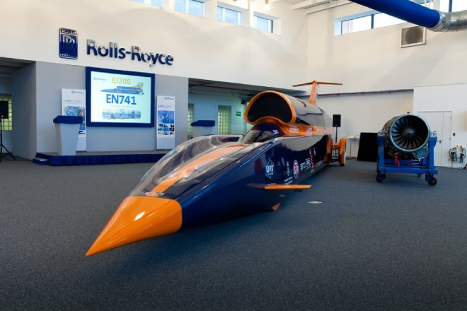 Bloodhound SCC: nejrychlejší auto světa zkouší svá kola, při 1 770 km/h