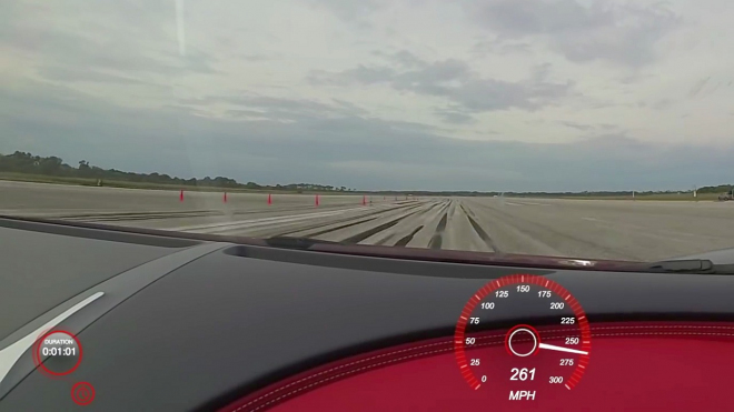 Podívejte se, jak vypadá jízda rychlostí 421 km/h s Bugatti Chiron zevnitř auta
