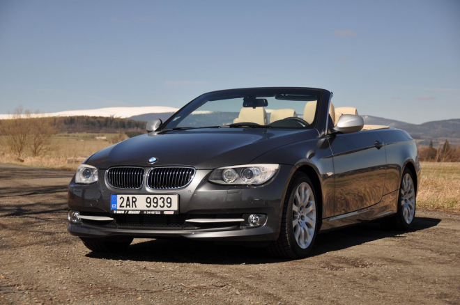 Test BMW 335i Cabrio E93: hodně show, výkonu ještě víc