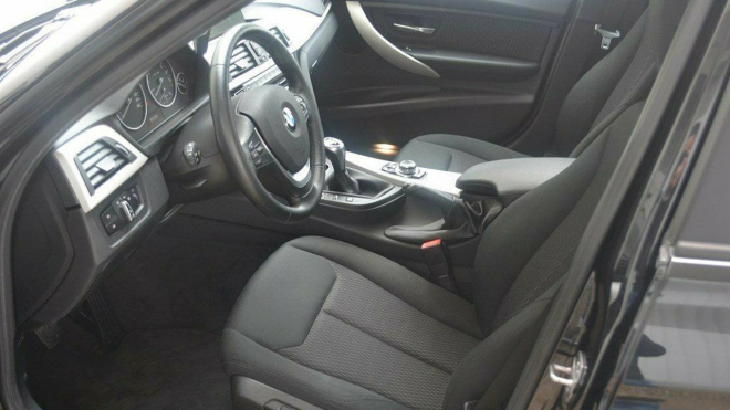 Zákazník BMW si koupil auto s nejlepším motorem, 4x4 a pak už skoro ničím, teď ho prodává