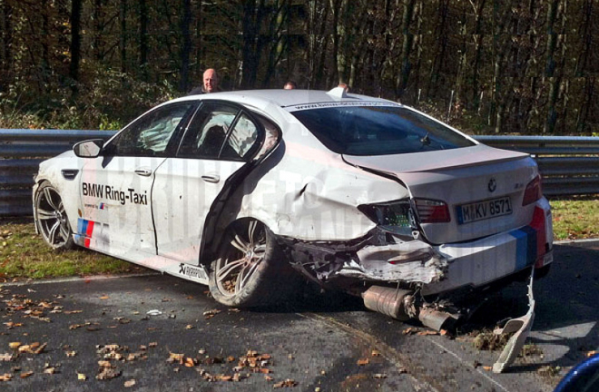 I mistr tesař... BMW M5 Ring Taxi havarovalo na Nordschleife (foto, video)