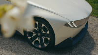 BMW unikly fotky auta ukazujícího nové pojetí SUV značky, ztvárnění ledvinek je znovu svérázné