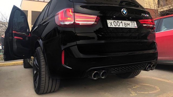 „Mafiánská” BMW jsou v Rusku takový hit, že je automobilka ani nestíhá dodávat