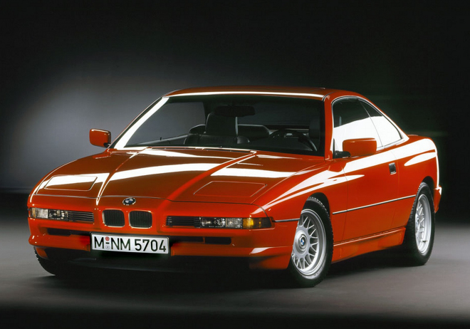 BMW 8 slavi 25 let, z mnichovské pýchy se stala spíše bavorská Calibra