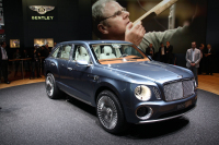 Bentley EXP 9 F živě: chudák sokol (první dojmy)