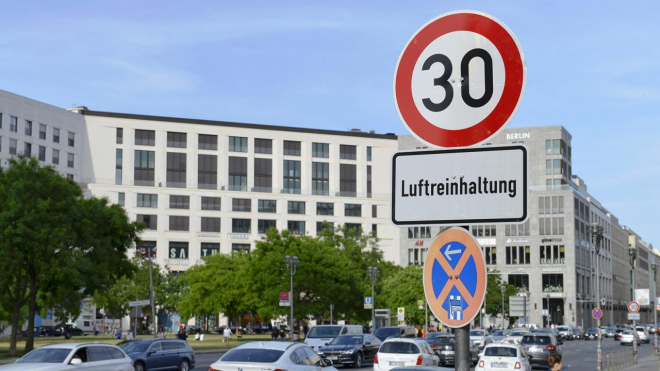 Omezení rychlosti na 30 km/h v Berlíně přineslo pravý opak toho, co přinést mělo