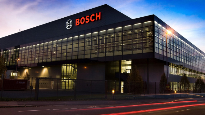 Evropský automobilový průmysl schytává další rány, Bosch snižuje pracovní dobu i mzdy tisícům lidí, bude rušit místa