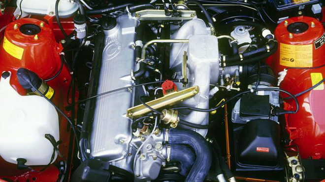 Jen jednou dalo BMW do trojky motor z řady 7, každý z 210 kusů je dnes raritou za miliony