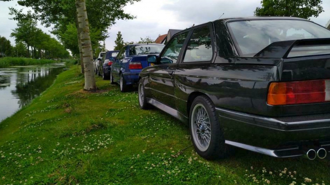 Někdo prodává všechna BMW M3 bez turba. S každým jezdí, většinu parkuje venku