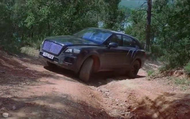 SUV Bentayga na nové upoutávce ukazuje, že dojede tam, co dříve žádné Bentley (video)