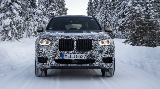 Nové BMW X3 se představilo v maskáčích. Bude výraznější i výrazně lehčí