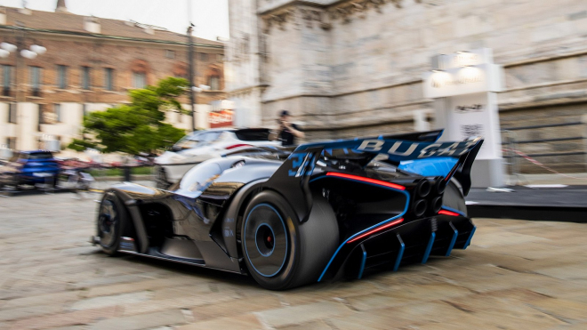 Bugatti naživo v akci ukázalo své největší střely, včetně té, která dá 0-500 km/h za 20 s