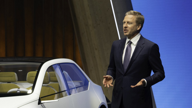 Někdo to říct musel: Stesky nad cly jsou přehnané, radši se ptejte, jestli vaše auta za něco stojí, dráždí šéf BMW