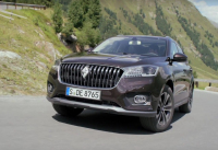 Borgward BX7 se ukázal v pohybu, je prý zcela originální (videa)