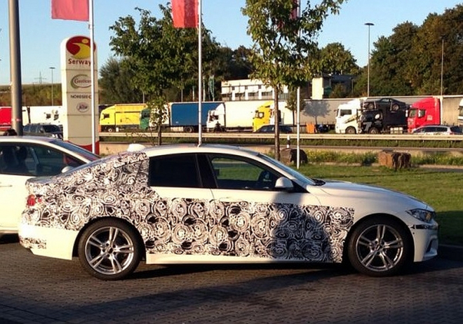 BMW 4 Gran Coupe F36 2014: prototyp nafocen jen s lehkou kamufláží, chystá se i verze M4 Gran Coupe