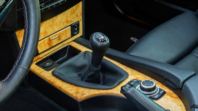 „Dřevíčko”, manuál, motor V10. Naskytla se výjimečná šance koupit si kombík snů, existuje jen v pár kusech