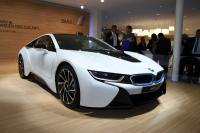 BMW i8 2014 oficiálně, detailně: má laserová světla, stovku pokoří za 4,4 s