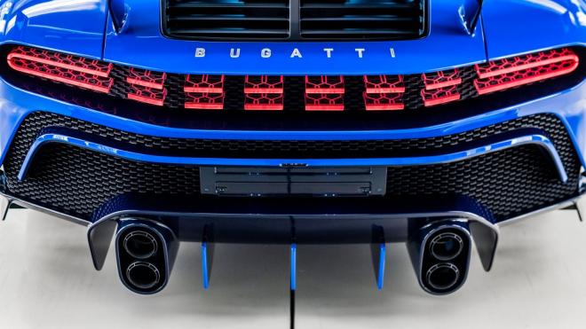 Bugatti ukázalo první exemplář speciálu, který si za 200 milionů koupil Ronaldo. Vypadá fantasticky