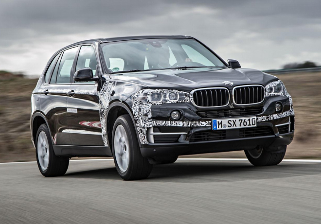 BMW X5 eDrive poodhaleno: na sto pod sedm a nereálná spotřeba 3,8 l/100 km