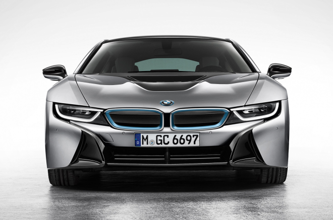 BMW i8S 2017: ostrá verze dostane šestiválec a 500 koní, stovku dá za 3,5 s