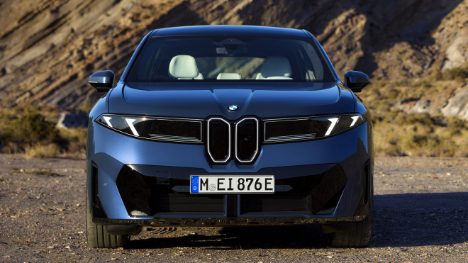 BMW odstartovalo novou éru a její prvotina vypadá dobře, ale podívejte se na základ