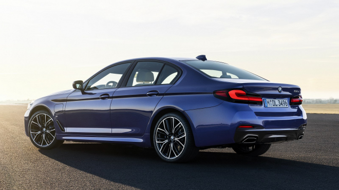 BMW žádá majitele svých nejmodernějších modelů, aby je okamžitě přestali nabíjet