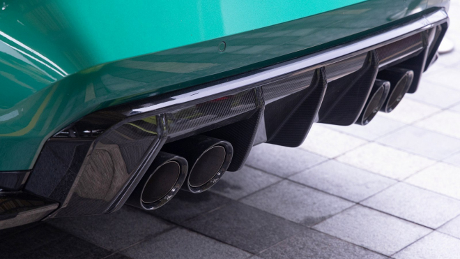 BMW M3 dalo v bratrovražedném souboji své elektrické obdobě okusit jen vůni nespáleného benzinu
