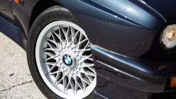 Le monde est devenu fou, cette BMW M3 E30 sera vendue pour 4,2 millions de CZK, alors qu'elle a parcouru 177 000 km - 7 - BMW M3 Evolution II 1988 à vendre 07