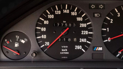 Le monde est devenu fou, cette BMW M3 E30 est en passe d'être vendue pour 4,2 millions, alors qu'elle a parcouru 177 000 km - 11 - BMW M3 Evolution II 1988 à vendre 11