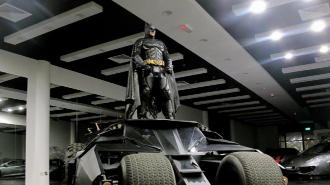 Slavný Batmanův speciál z Nolanovy trilogie byl nalezen opuštěný u dubajského skladu