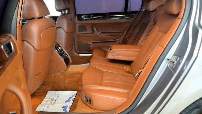 Nejlevnější vrcholná limuzína mezi moderními Bentley stojí stejně jako lepší Fabie, v totálním luxusu jede až 312 km/h