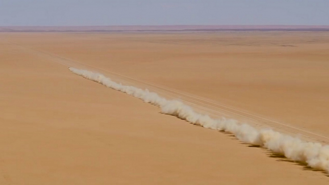 Chystané nejrychlejší auto světa se rozjelo na 1 011 km/h, záběry průjezdu fascinují