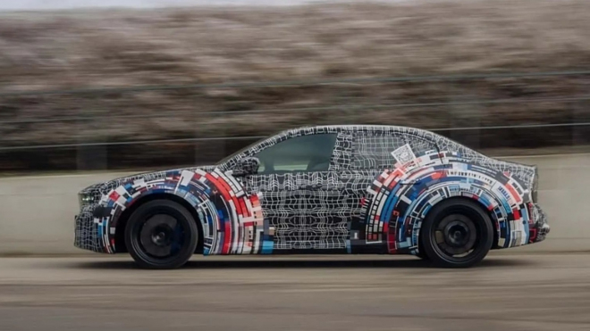 BMW ukázalo, jak vyvíjí elektrickou M3. Čím chce ale zaujmout? Falešným zvukem? Hmotností přes 2 tuny? Dojezdem v desítkách km?