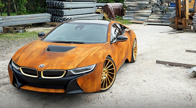 Toto je jediné rezivé BMW i8, které kdy uvidíte, koroduje všude