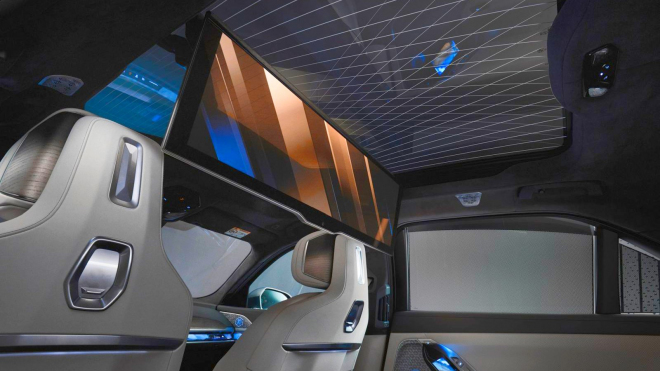 Móda obřích displejů v autech skončí, říká BMW, situace už teď zachází příliš daleko