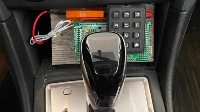 Vědci našli nový způsob, jak zabránit krádežím aut zneužitím keylessu, chytře využívá jinak slabého místa baterie