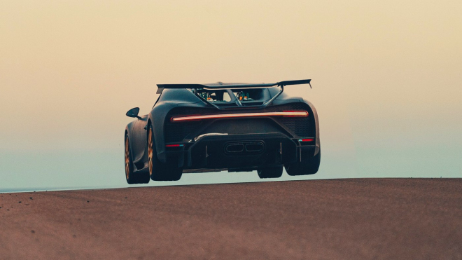 Nová verze Bugatti Chiron se při testech v Nardó vznesla do vzduchu