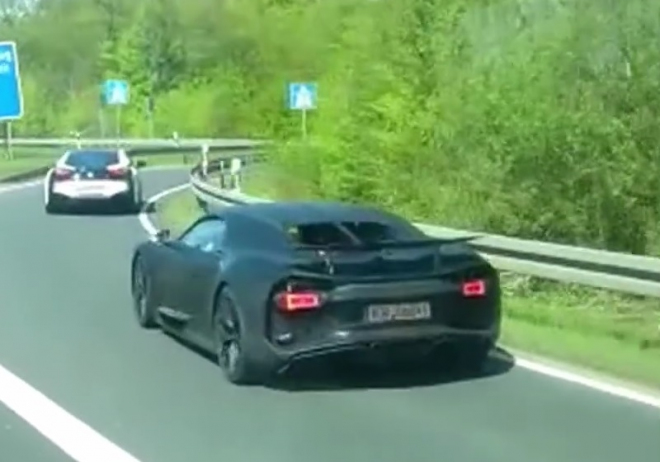 Bugatti Chiron poprvé natočeno ve vlastní kůži, je agresivnější než Veyron (video)