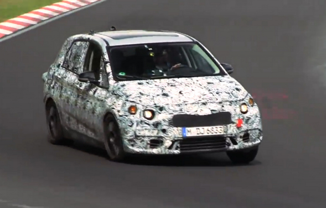 BMW 1 GT: ani MPV s předním náhonem se nechce ztratit na Ringu (video)