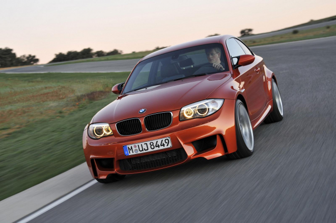 BMW 1 M Coupe: ostrá jednička v akci i s M3 E30 (video)