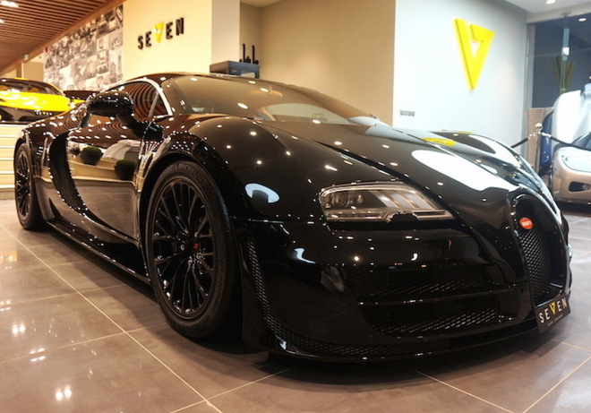 Bugatti Veyron Super Sport v celočerném provedení je šik a je na prodej (foto)