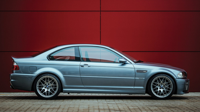 Někdo si v roce 2004 koupil vzácné BMW M3 CSL a odjel s ním jen domů. S 59 km dodnes stojí opuštěné v garáži