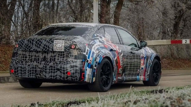 Prototyp elektrického BMW M3 se ukázal v akci na okruhu. Působí jako rychlá a tichá smrt, právě k té může mít nejblíž
