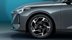 Un autre conquérant chinois de l'Octavia est arrivé en Europe. Pour un prix similaire, il offre incomparablement plus, et le Superbu est en route - 4 - Changan Lamore 2023 Europe premier prix 04