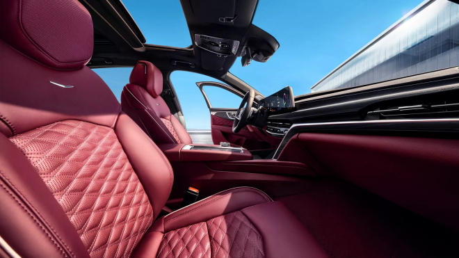 Cadillac se pokouší vrátit na výsluní hned s trojicí luxusních novinek, v Evropě zatím tře bídu s nouzí